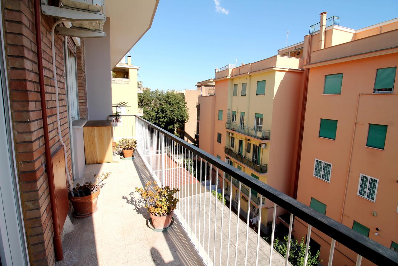 Monteverde Bright Apartment With Garage Rome Exterior photo
